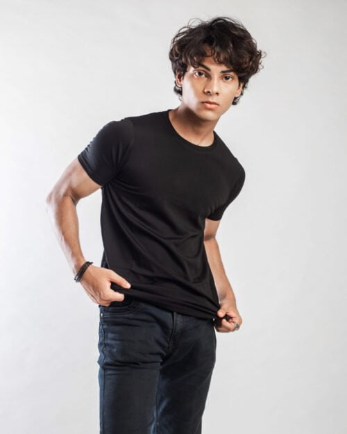 plain black tshirt for men